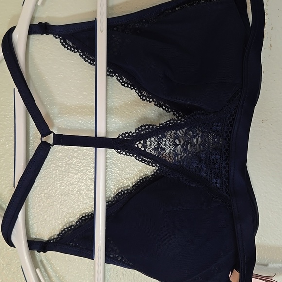 Victoria's Secret | Navy Lace Front Close Bralette Size Large - Picture 2 of 8